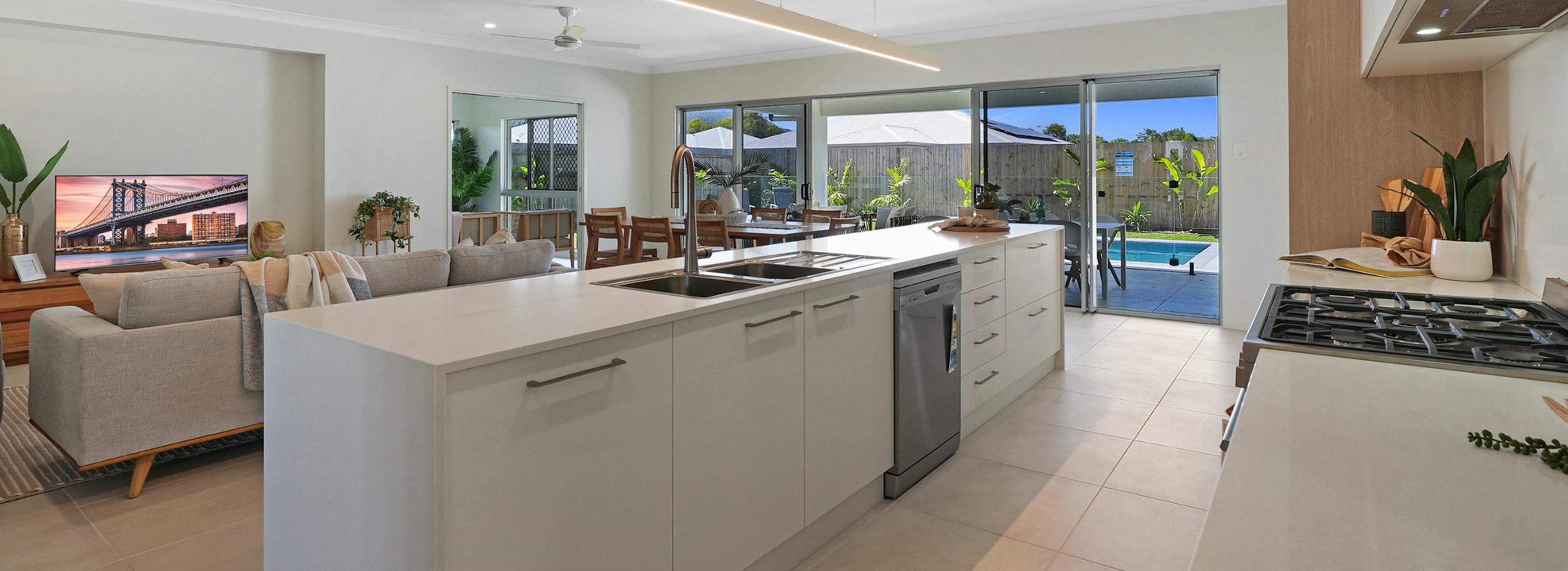 cairns beaches builder